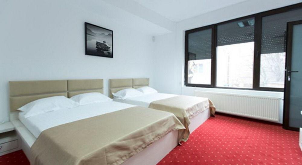 Hotel Pascu Bukarest Kültér fotó