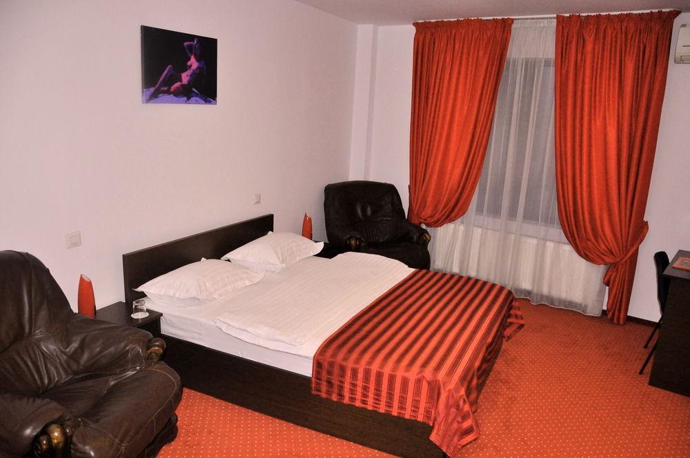 Hotel Pascu Bukarest Kültér fotó